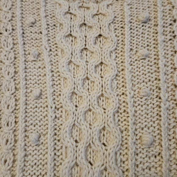 Hand Knit Cream Oversized Sweater - Picture 3 of 8